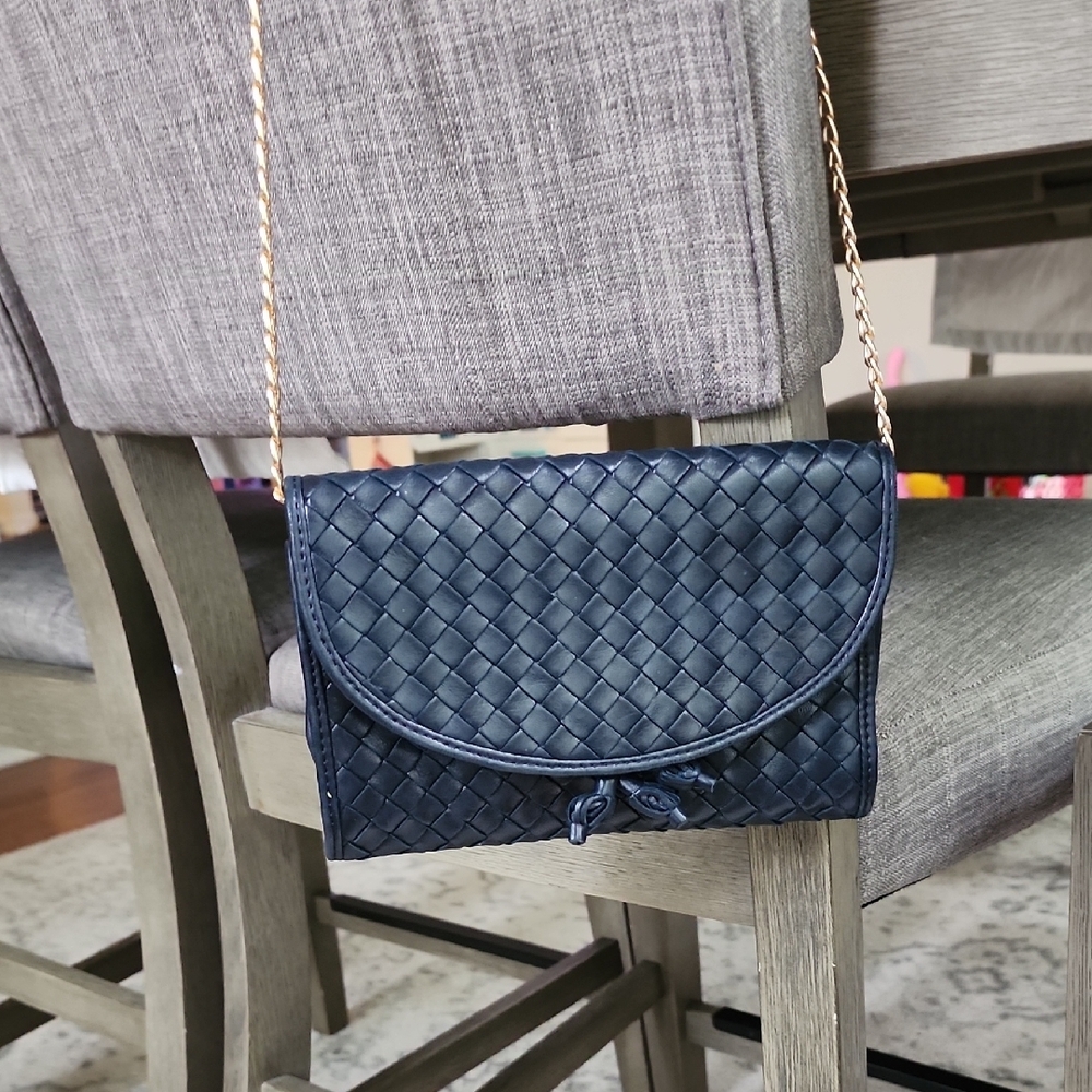 Bottega Veneta Intrecciato Navy Blue Woven Leather Clutch - Picture 13 of 16